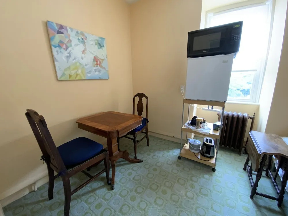 Fort Pl B&B and Gallery