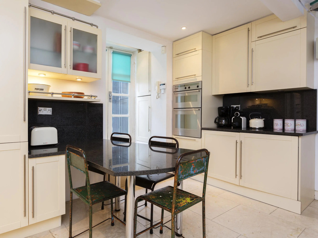 44a Palace Gardens Terrace