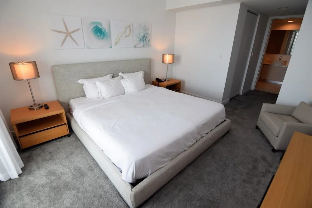 Stunning Bay Views 2 Bed 2 Bath Residence @ Beachwalk