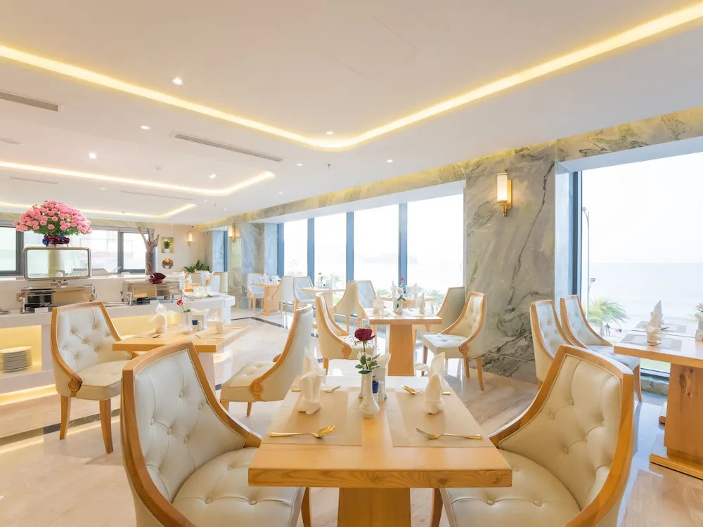 Canary Gold Hotel Quy Nhơn - Beachfront - Iconic Location