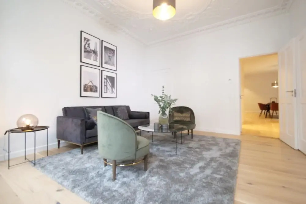 Sanders King - Smart 4-bdr Apt in City Center