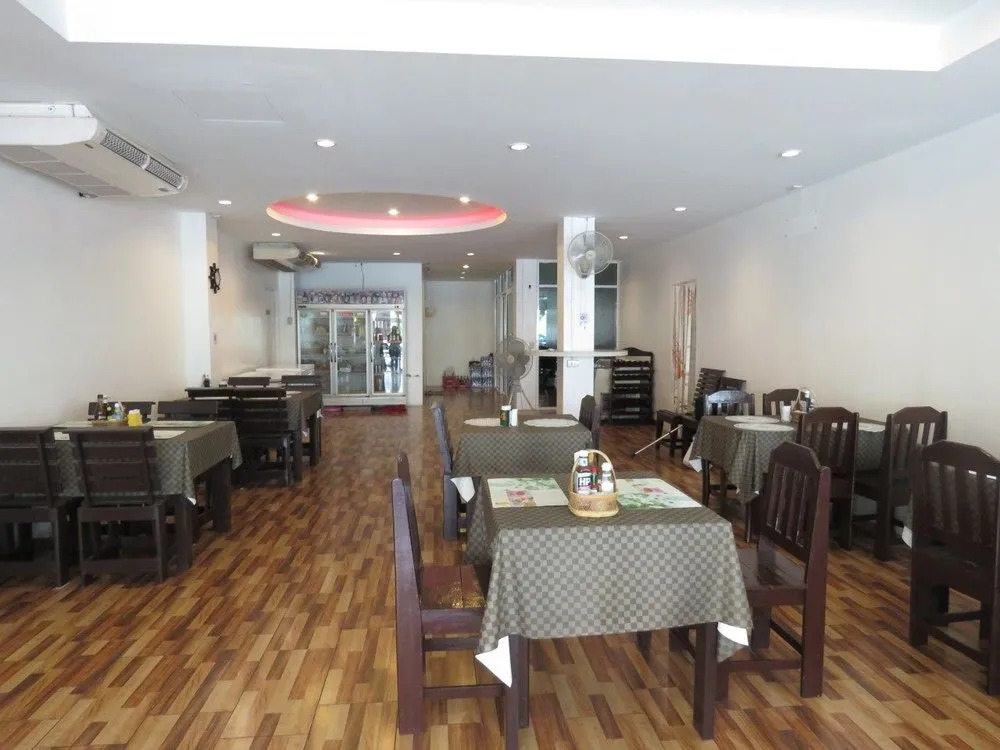 Malee House and Restaurant