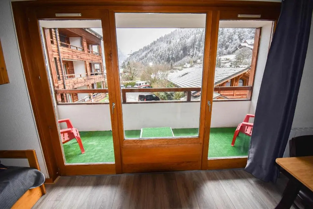 L'Enchalpe, Grand et lumineux studio avec coin montagne 4-6 pers, 60m des pistes, PISCINE COUVERTE, grand balcon expo EST, DRAPS NON COMPRIS