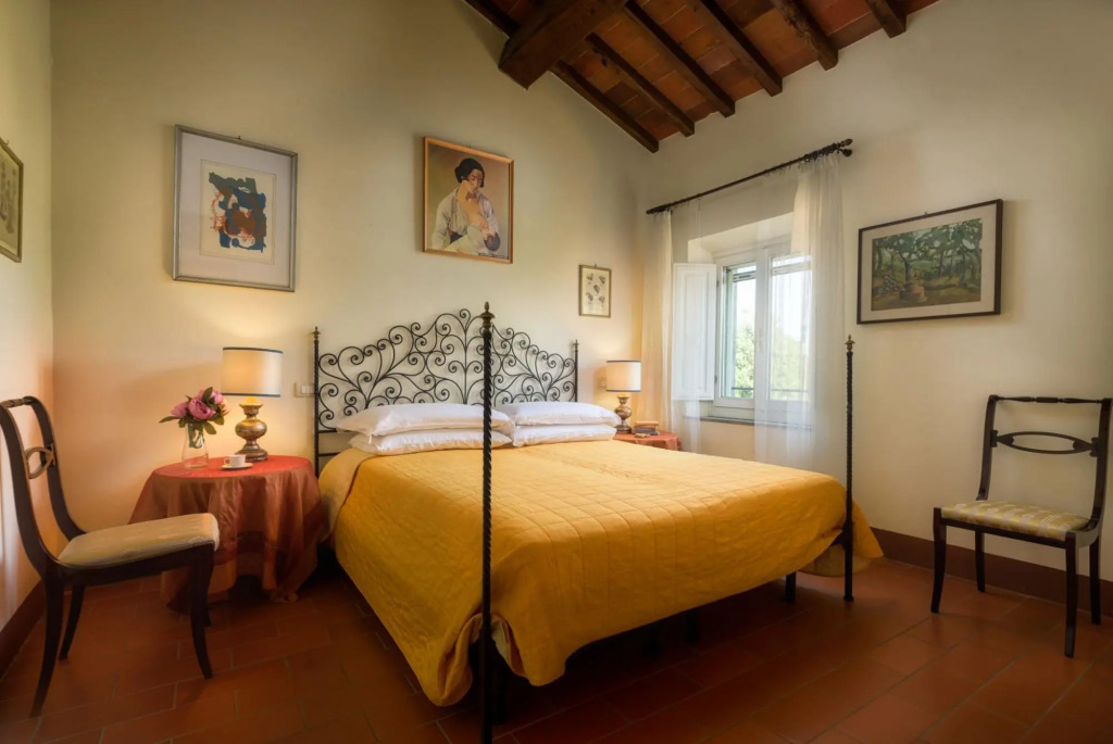 Independent Accommodation with WIFI, private pool, A/C, pets allowed, parking, close to Cortona-La Meridiana