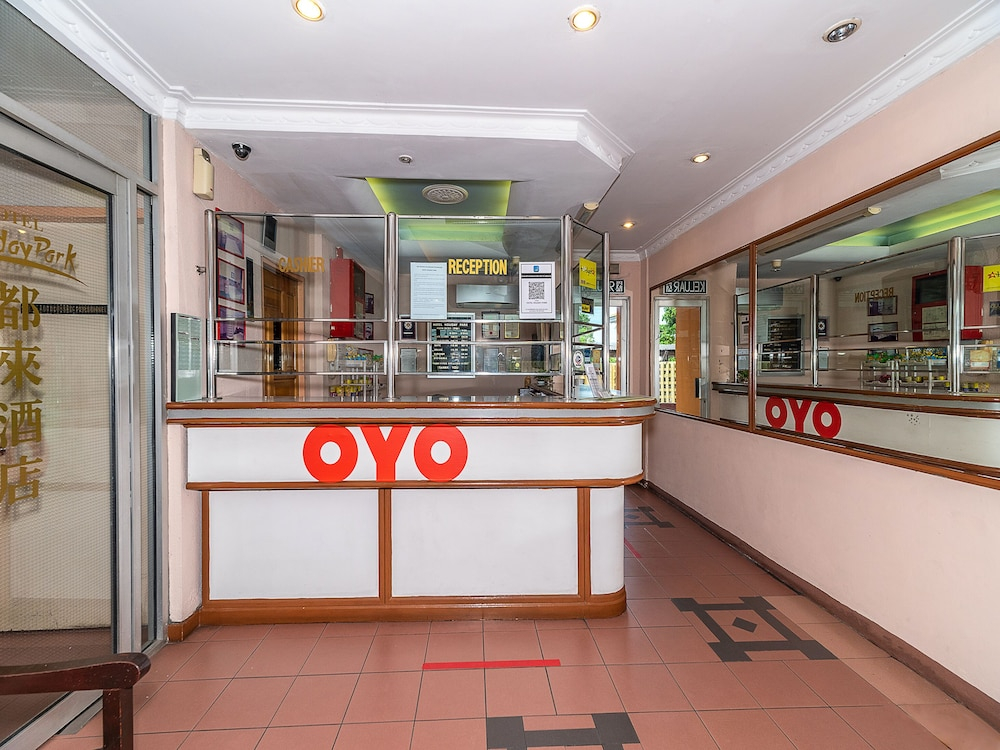 OYO 89864 Hotel Holiday Park