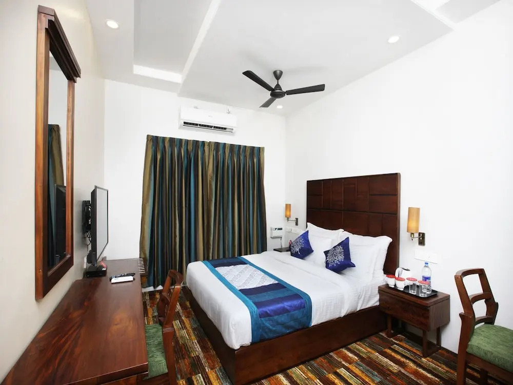 OYO 13302 Hotel Ashvattha