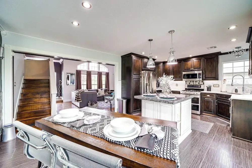 'peace & Tranquility' Home, 2 Mi to Downtown Tulsa