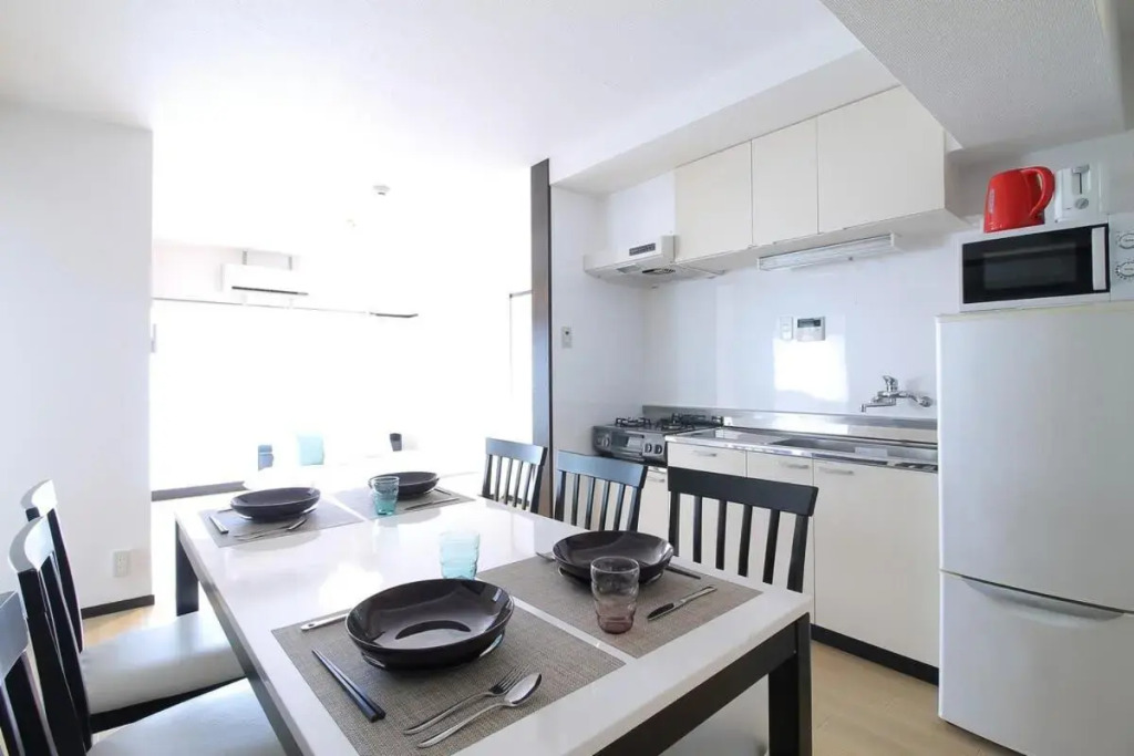 Huge 3 bedroom Apt 4mins walk PeacePark 6ppl (601)