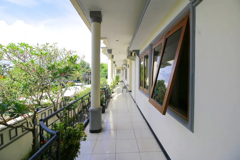Airy Eco Syariah Kemang Ampera Raya 15 Jakarta