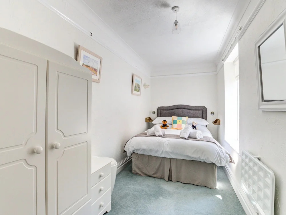 Cozy Holiday Home in Swanage with Balcony