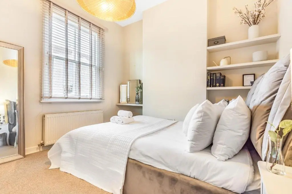 Chester City Centre Cottage, Sleeps 6 with FREE Parking