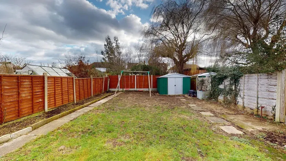 Immaculate 4-bed House in Romford