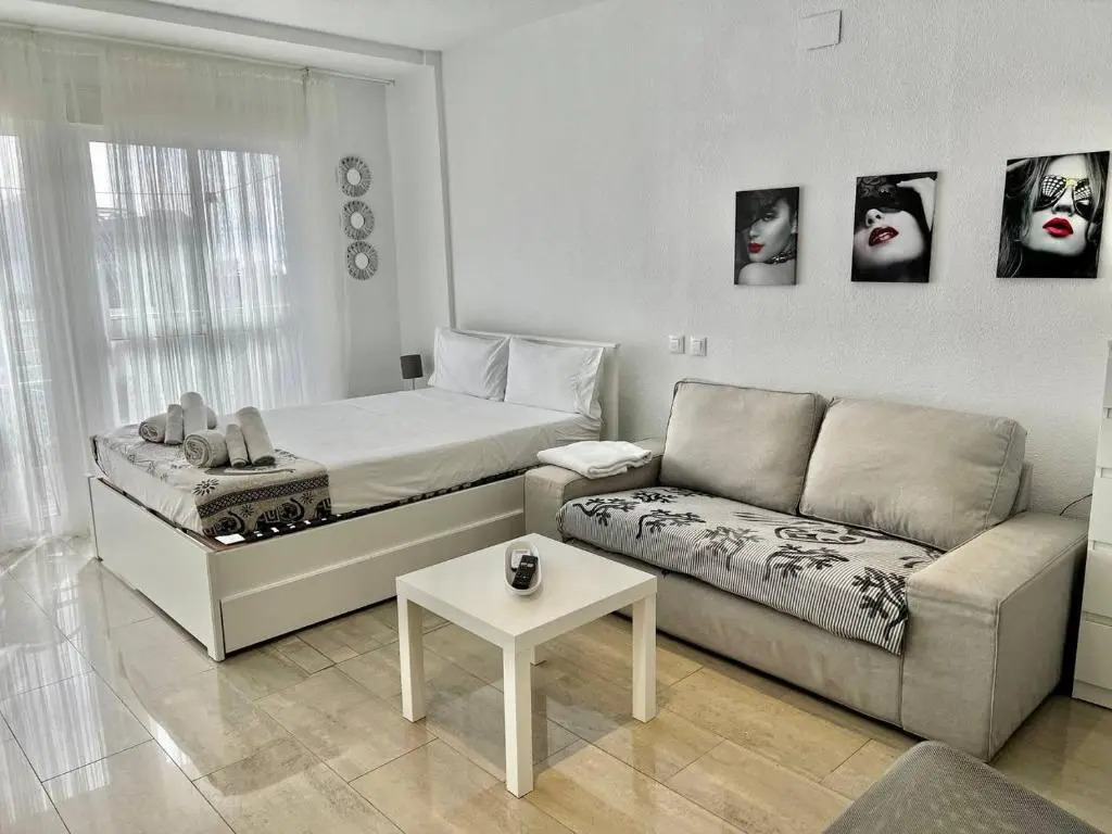 Riscal 6 by United Renters