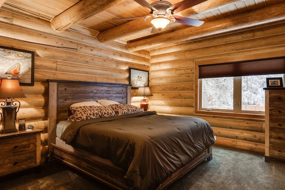 Lumberjack Lodge