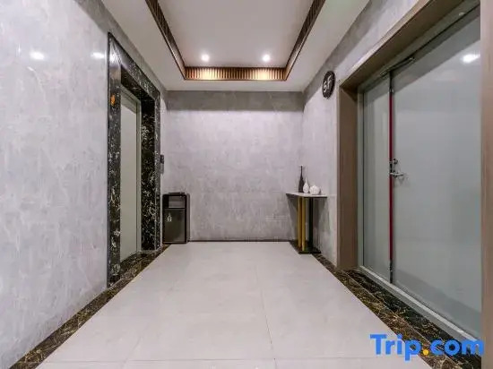 Yichuan Xueyuan Hotel