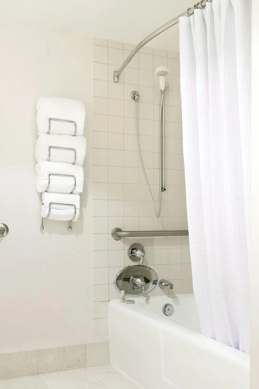 Renaissance Newark Airport Hotel