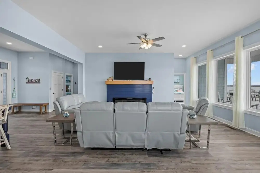 Straits Serenity 3 Bedroom Home by RedAwning