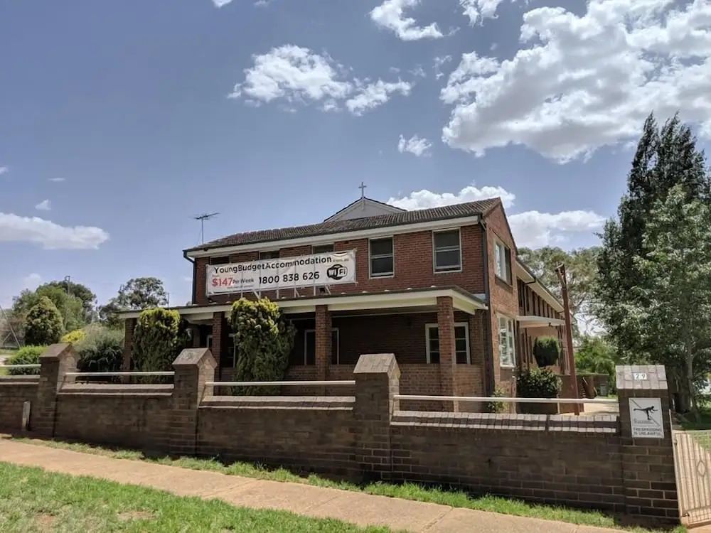 Young Budget Accommodation - Hostel