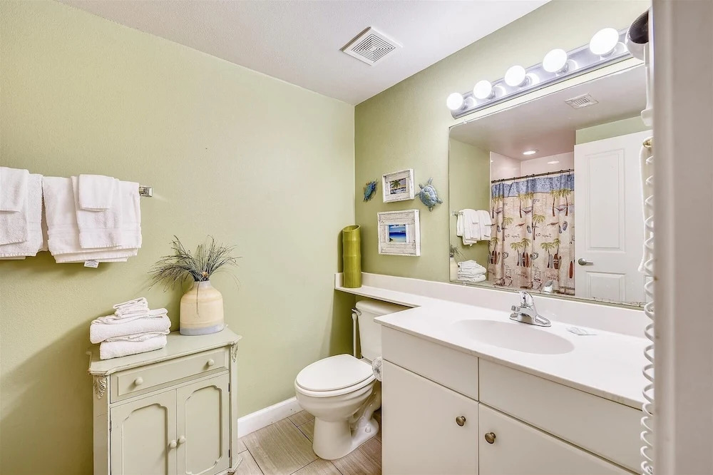 Shores Of Panama 821-2 Bd/3ba, Sleeps 8! Updated, No Carpet! Free Fun! 2 Bedroom Condo by RedAwning