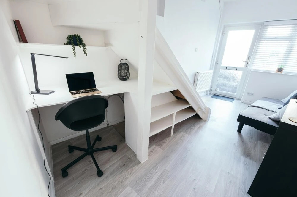 NEW Sleek and Chic 1BD Brighton Flat - Sleeps 3