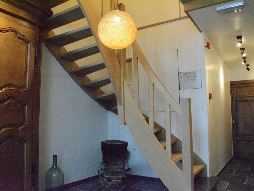 Villa with hottub in calm area