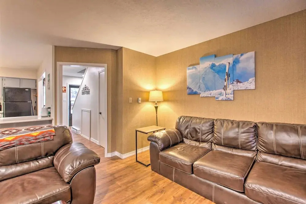 2 Blocks to Skiing & Mtb: Angel Fire Condo