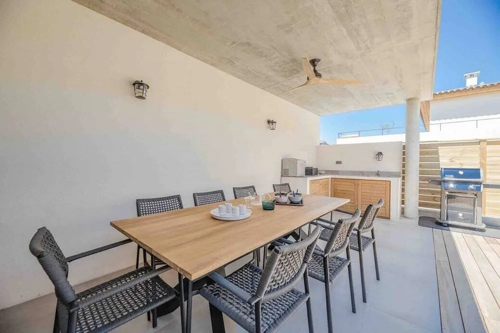 Villa contemporaine piscine chauffée