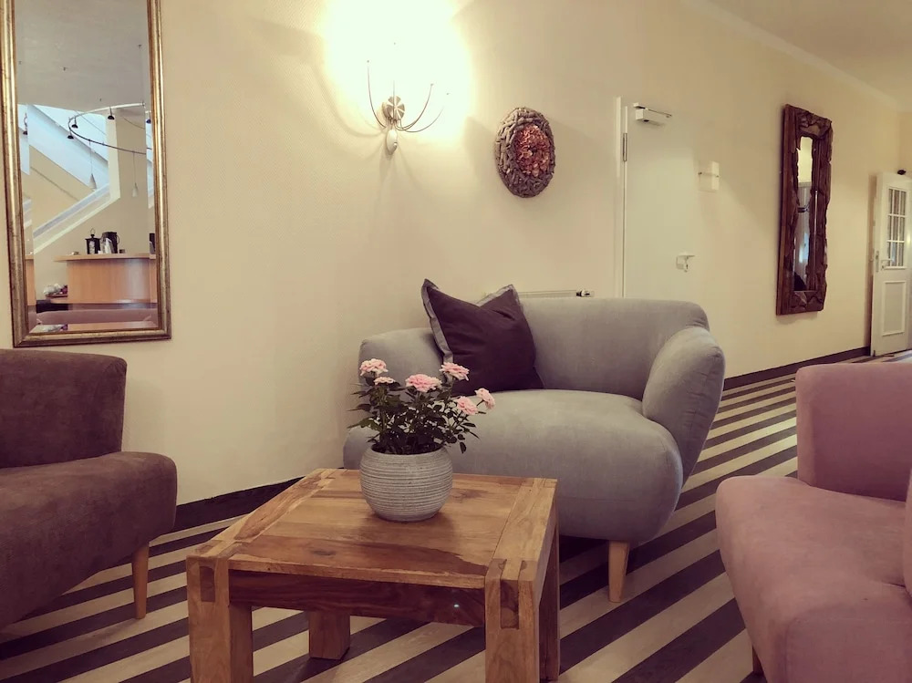 HOTEL alter Landsitz