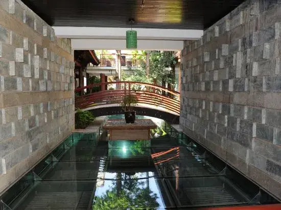 Lijiang Wu Courtyard Gardens Resort