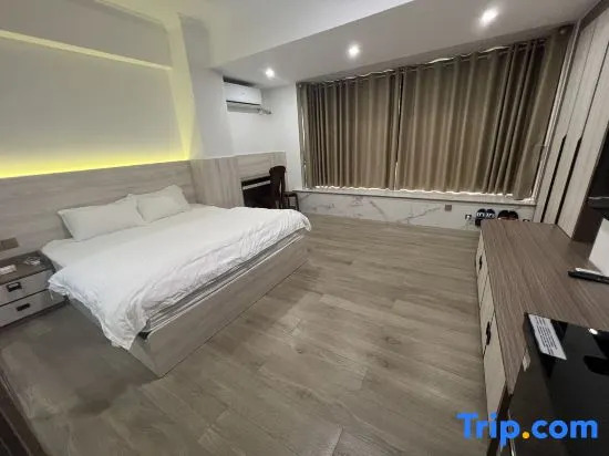 Gaozhou Yayuan Theme Hotel（Xiantai Avenue Store）