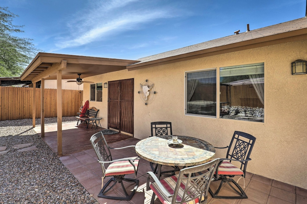 Fenced Yards! Quiet 2-unit Combo in Tucson