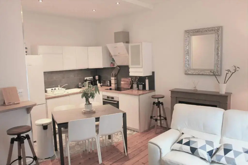 70 rue Thiers Championnet, close SNCF, new & design, 2 bedrooms, 1 office