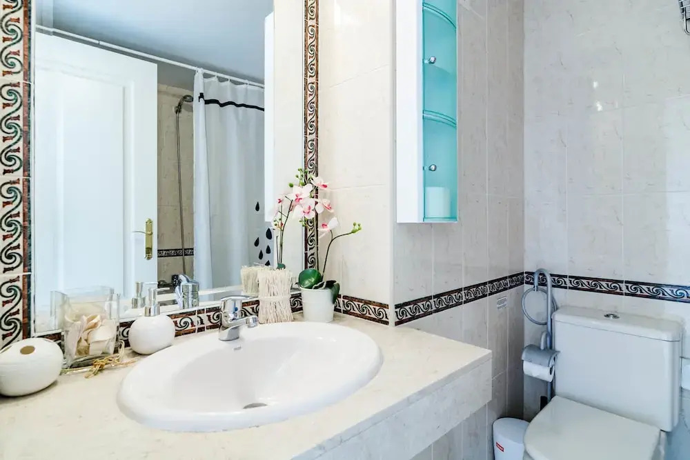 SAA-Great 2 bed apt 10 min walk to Puerto Banus