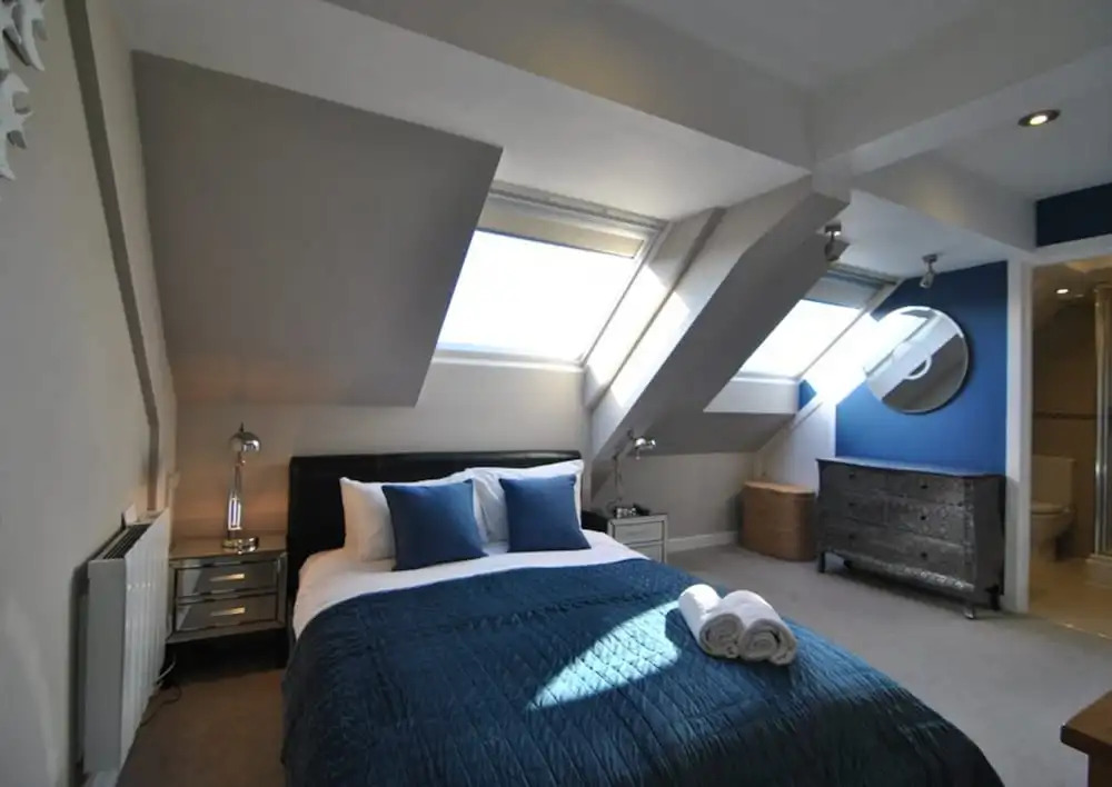 The Courtyard 10