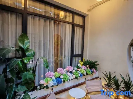 Ruolanbieyuan Homestay