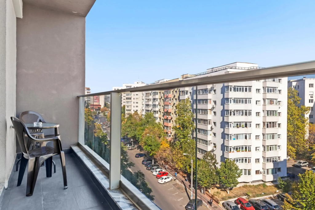 AQUARIUS: Upscale Flat in the Heart of Bucharest