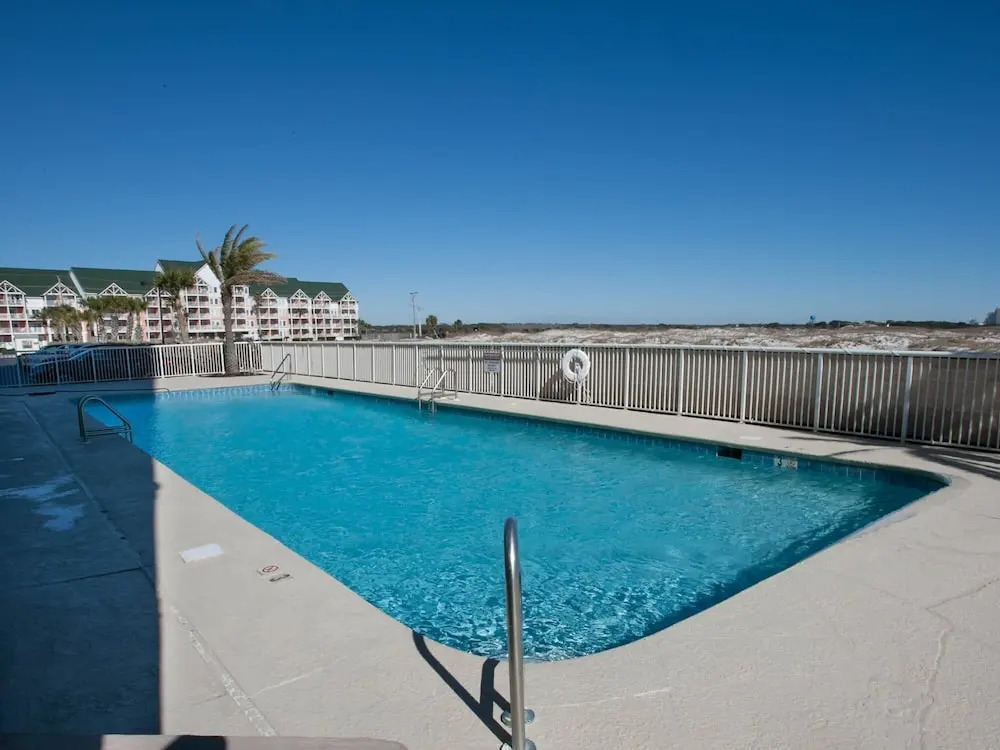 Gulf-front Getaway W/ Pools & Private Balcony 1 Bedroom Condo