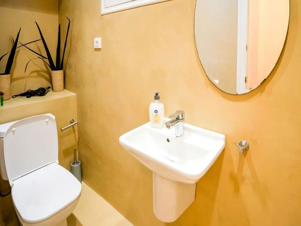 Luxurious apartment for 9 people recently renovated in the center of Barcelona