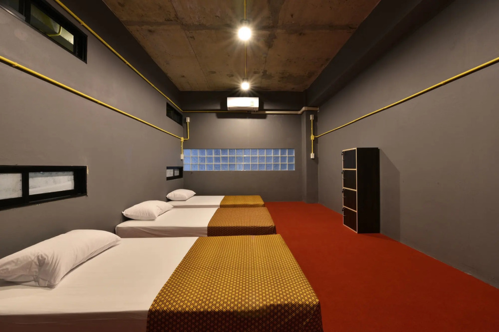 248 STREET HOSTEL