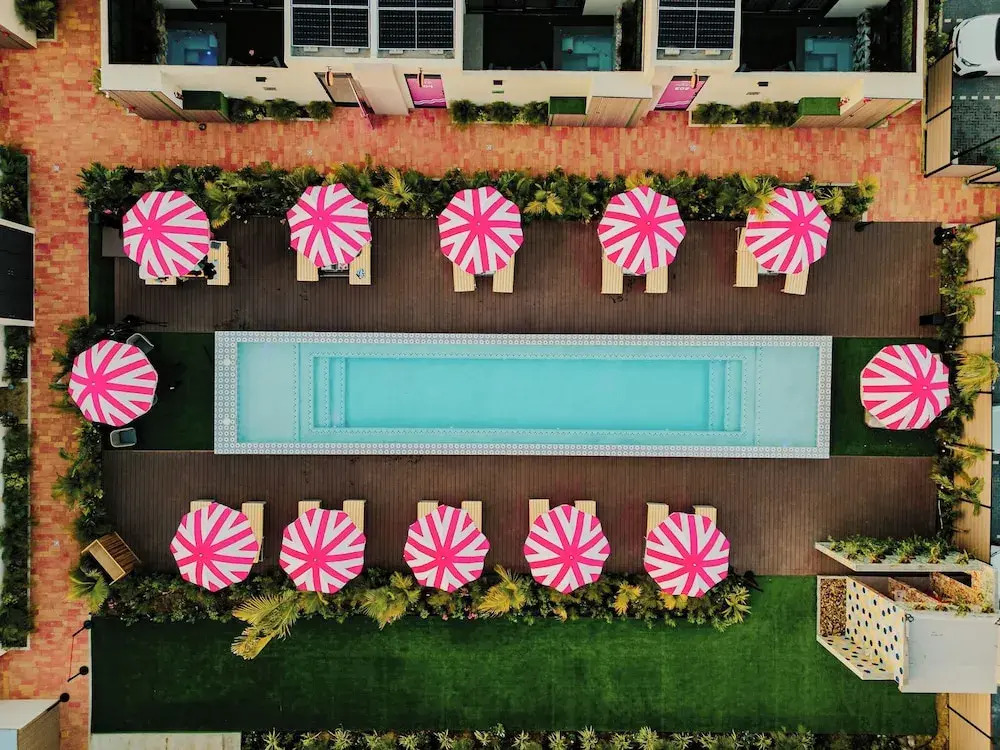 Privada Stays - Private Pools & Colorful-Chic Boutique Hotel