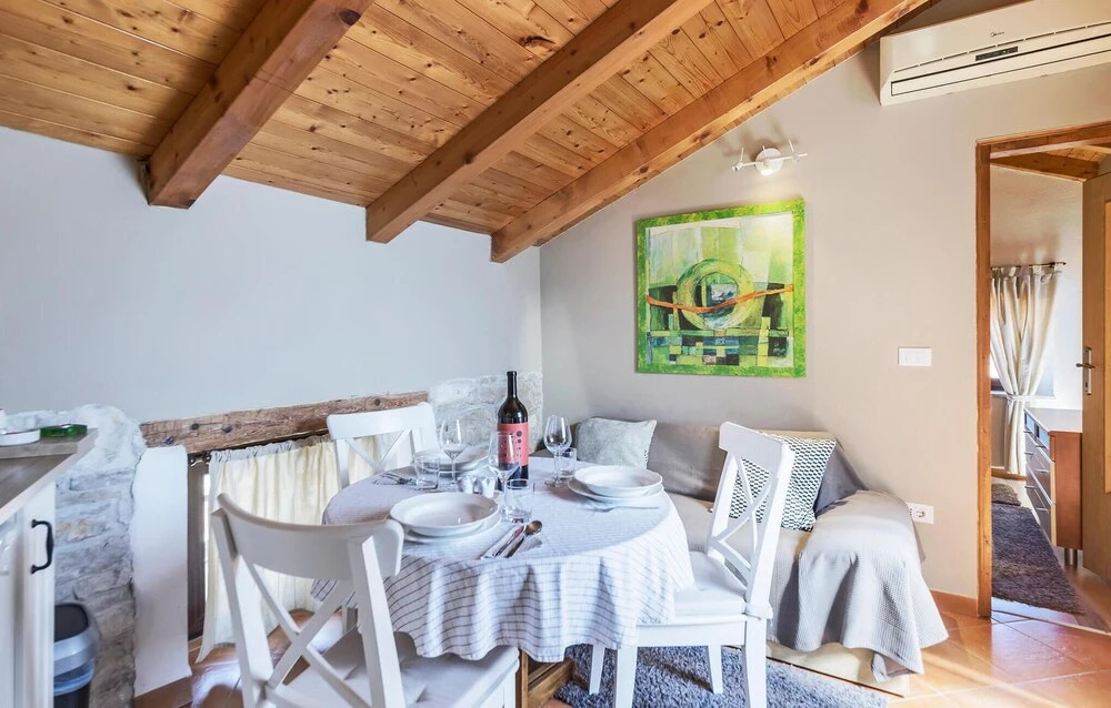 Nice Home in Novigrad With Wifi and 1 Bedrooms