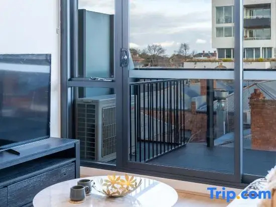 Hawthorn 1BR Apt - Close to Swinburne University