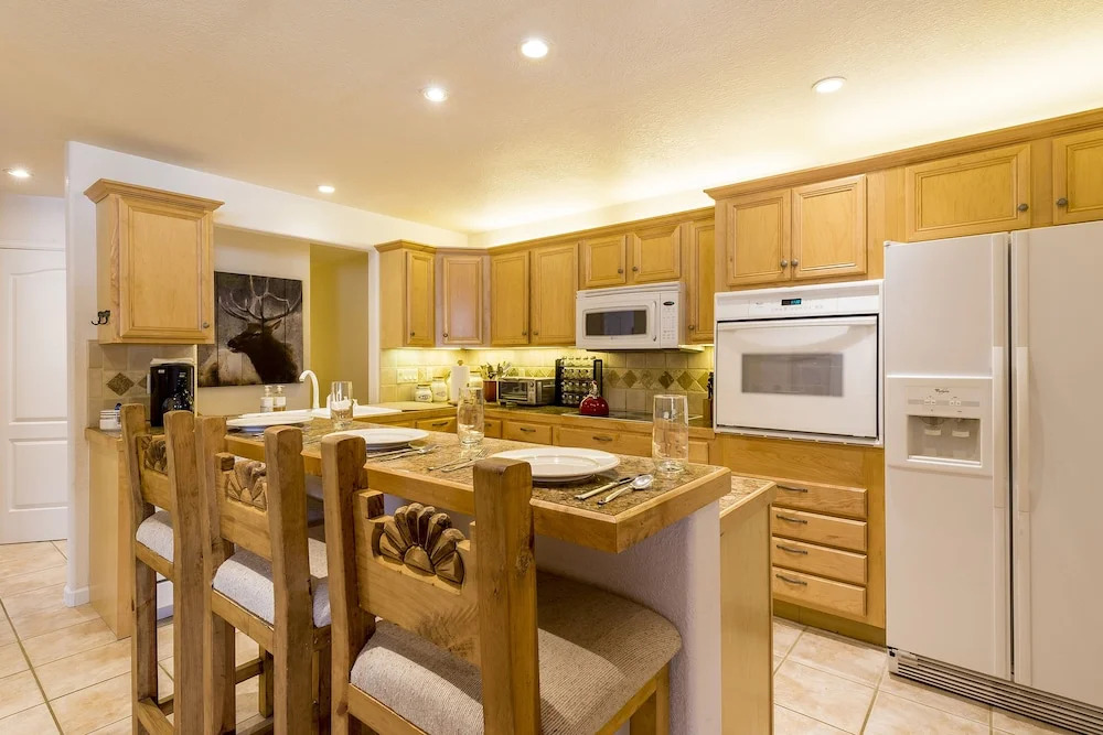 Villas 1450 - 3 Br Condo