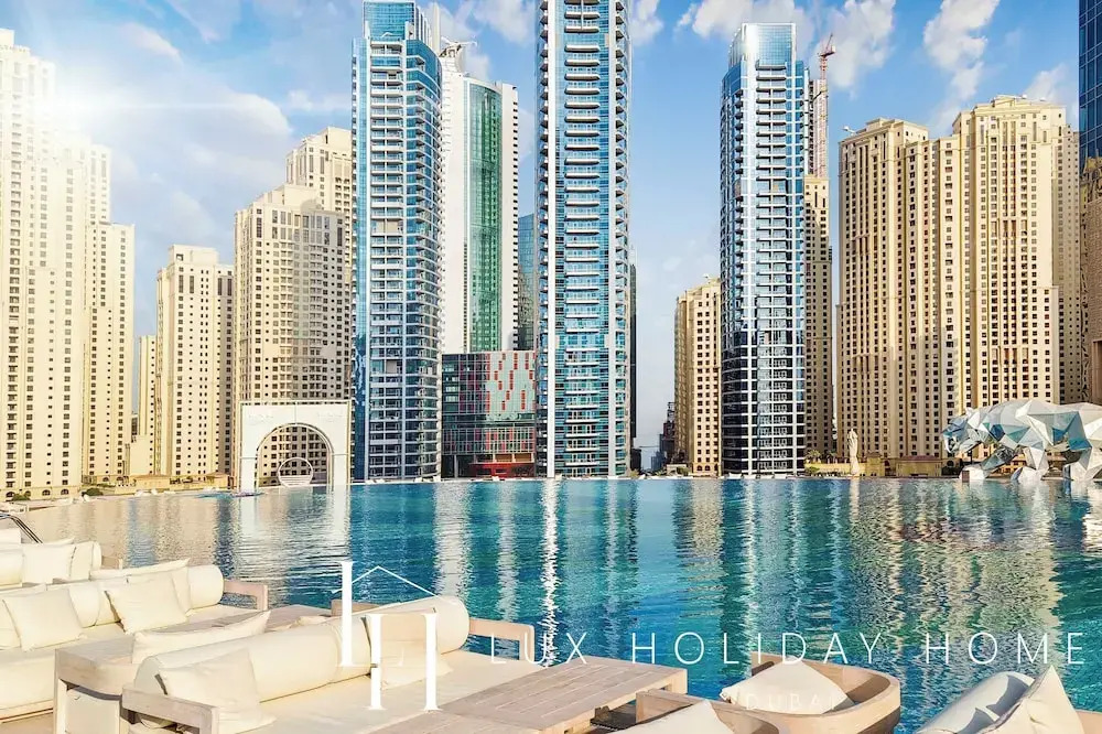LUX The JW Marina Studio 4
