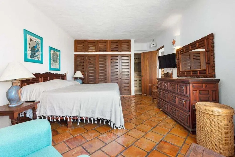 Ocean View 2Br Condo-balcony-beach-pool - 305