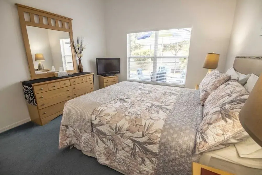 Golf Community Private Pool! 3 Bedroom Home by RedAwning