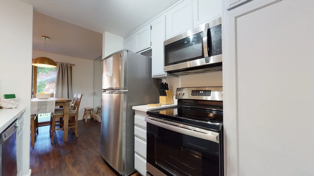 Snowcreek III 441 Pet-Friendly, BBQ Grill, Updated and On the Snowcreek Meadow by RedAwning