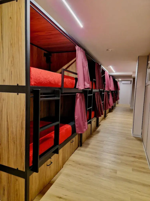 Velvet Hostel Business