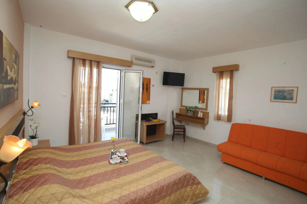 Sarantis Hotel