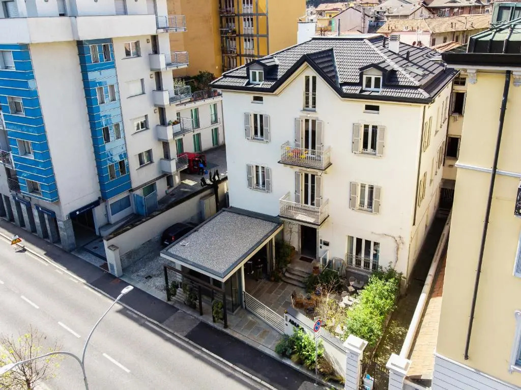 AMA 18 Suites by "The House Of Travelers"